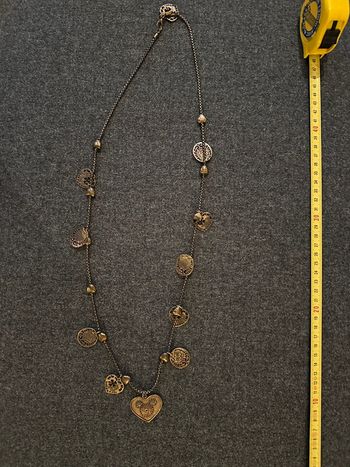 Collier sautoir médailles et cœurs