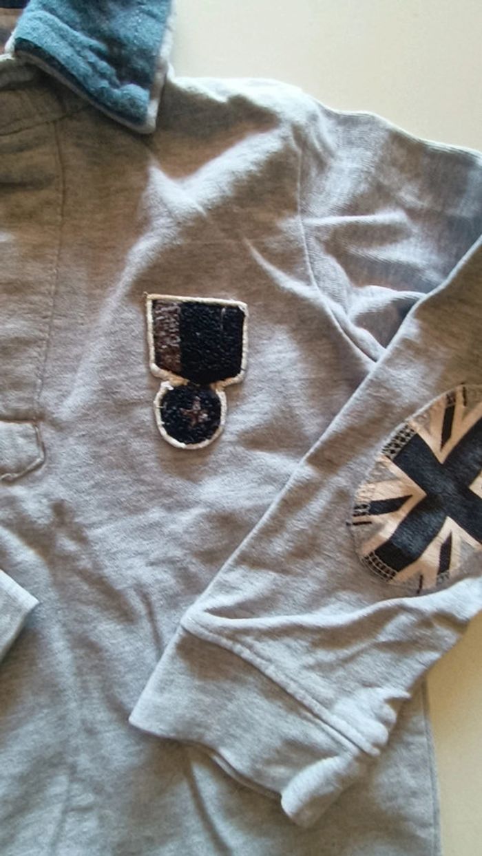 Très beau pull pour garçon taille 4 ans - photo numéro 2