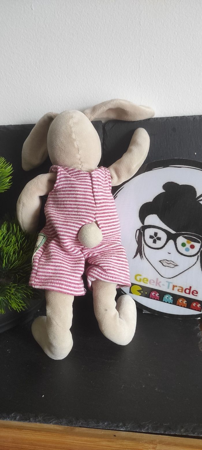 Peluche Sylvain le lapin La grande famille beige marron rouge rayé blanc doudou - photo numéro 2