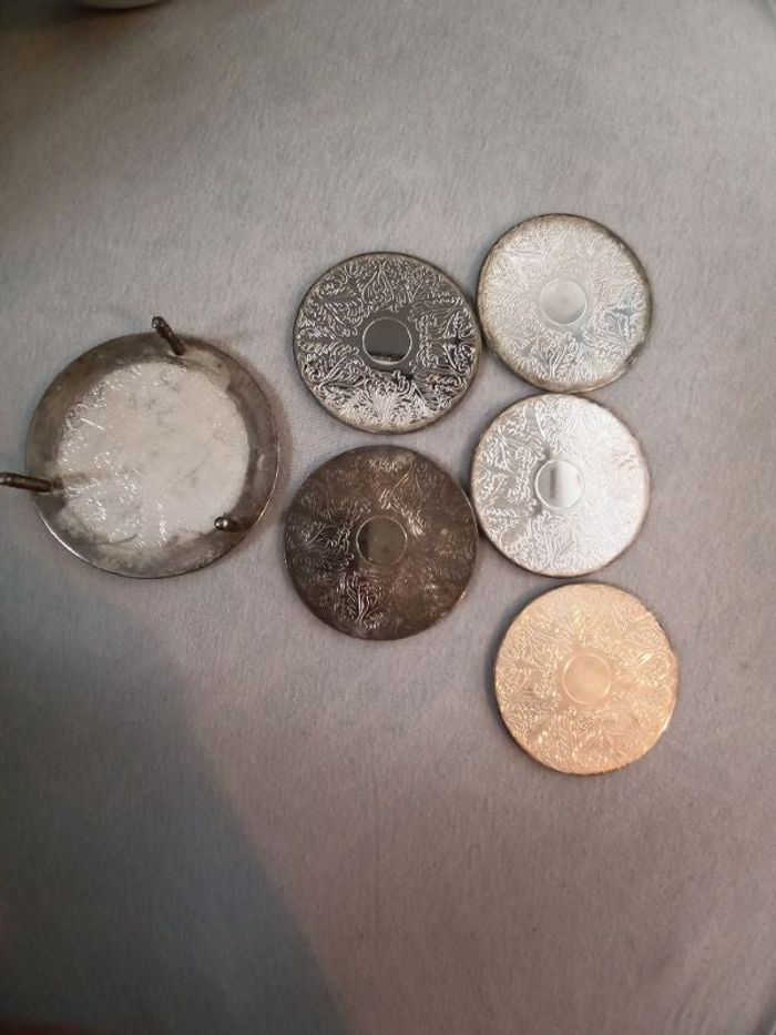 Lot de 5 sous verres et le support