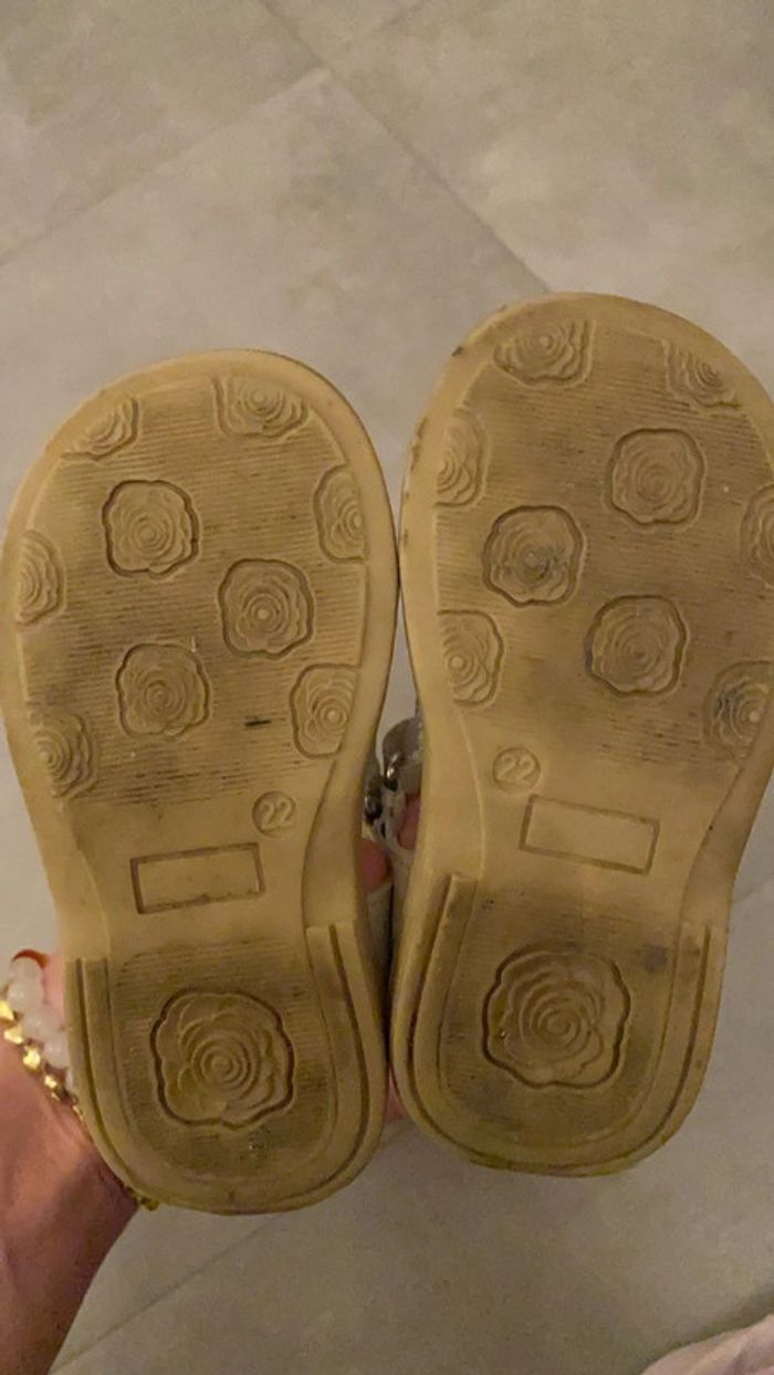 Sandales blanches - photo numéro 4