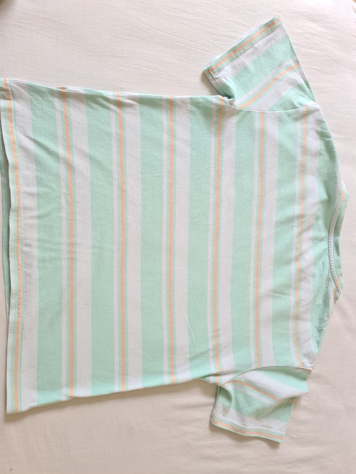 T-shirt manches courtes bon état garcon 10 ans - photo numéro 2