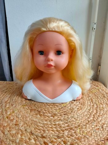 Tête a coiffer corolle 