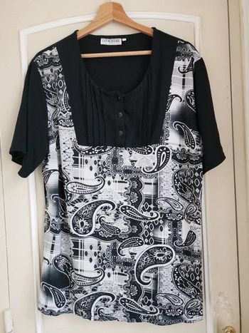 T-shirt à motifs en taille 46-48