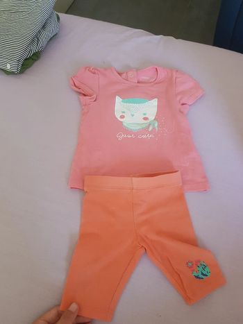 Haut plus bas taille 9 mois