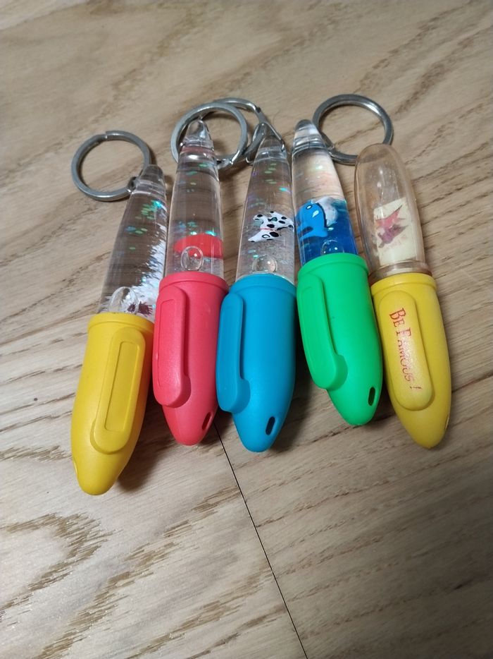 Lot de 5 crayons porte clé