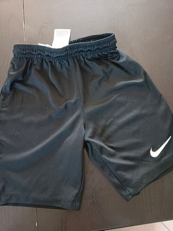Short Nike 128/137 cms