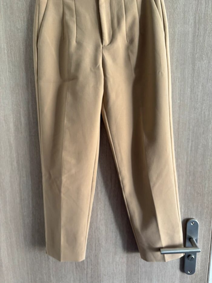 Sublime pantalon à pince 7/8eme beige - Zara - T36 - photo numéro 3