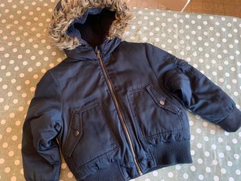 Manteau à capuche fourrure 6 ans