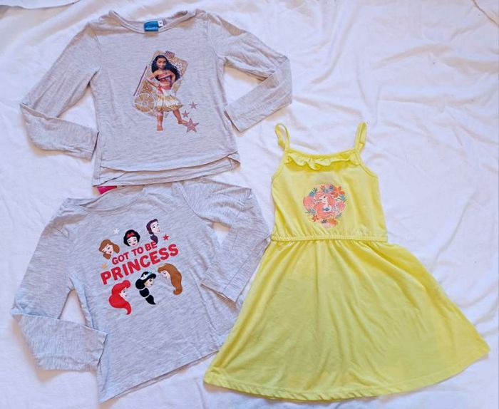 Lot de vêtements 5 ans disney - photo numéro 8