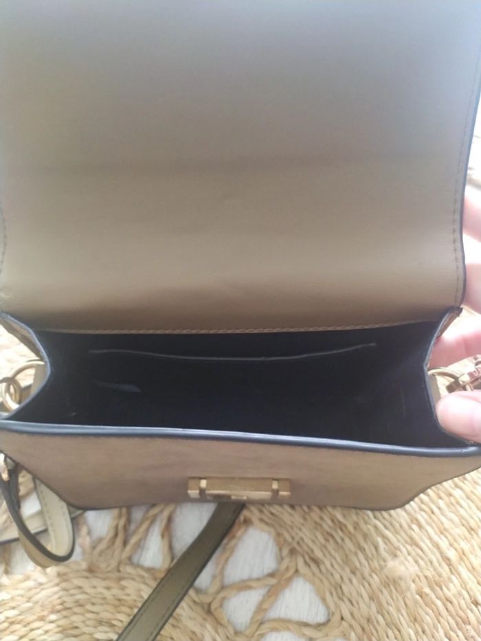 Sac à main à bandoulière Kaki 19 x 16 cm En très bon état - photo numéro 6
