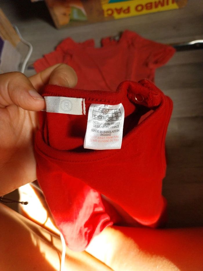 1 Tee-shirt corail + 1 débardeur rouge 18 mois garçon - photo numéro 3
