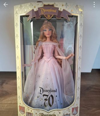 Poupée Aurore 70e anniversaire de Disneyland Resort en édition limitée, La Belle au Bois Dormant, 40,5 cm