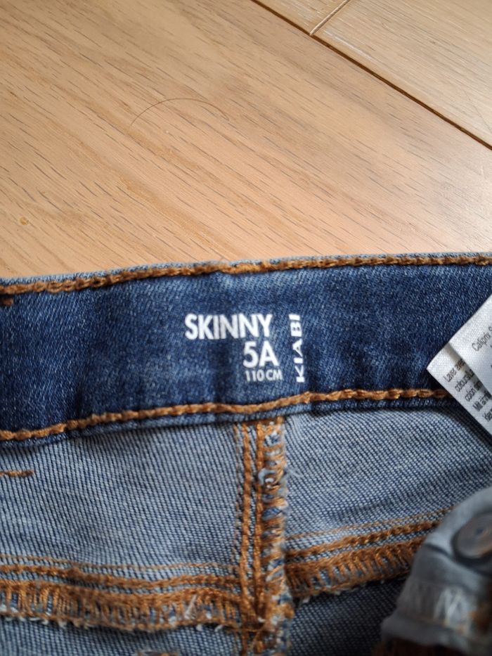 Jean skinny Kiabi 5 ans (mais taille plus petit) - photo numéro 6