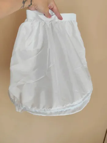 Jupon avec cerceau blanc 5/6 ans