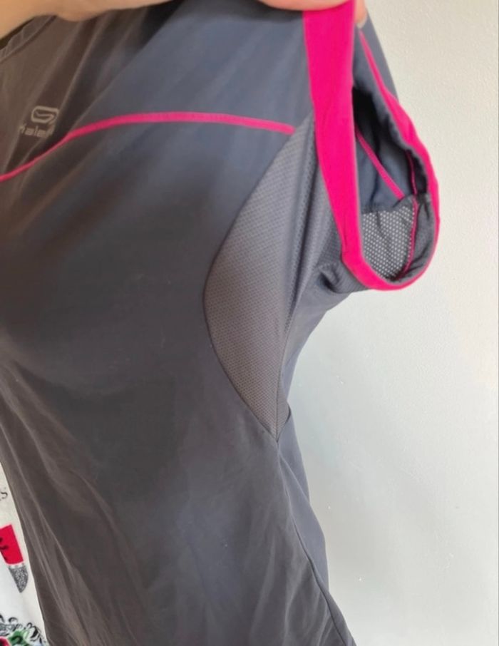 Haut de sport taille L de chez Kalenji en très bon état - photo numéro 4