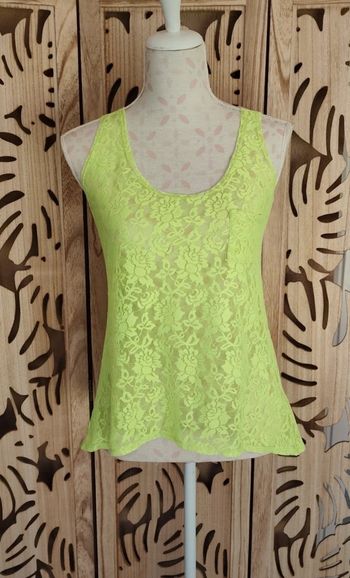 Débardeur dentelle fluo