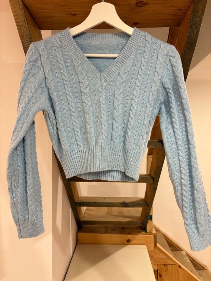 Pull bleu court