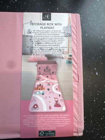 Boîte de rangement avec tapis de jeux