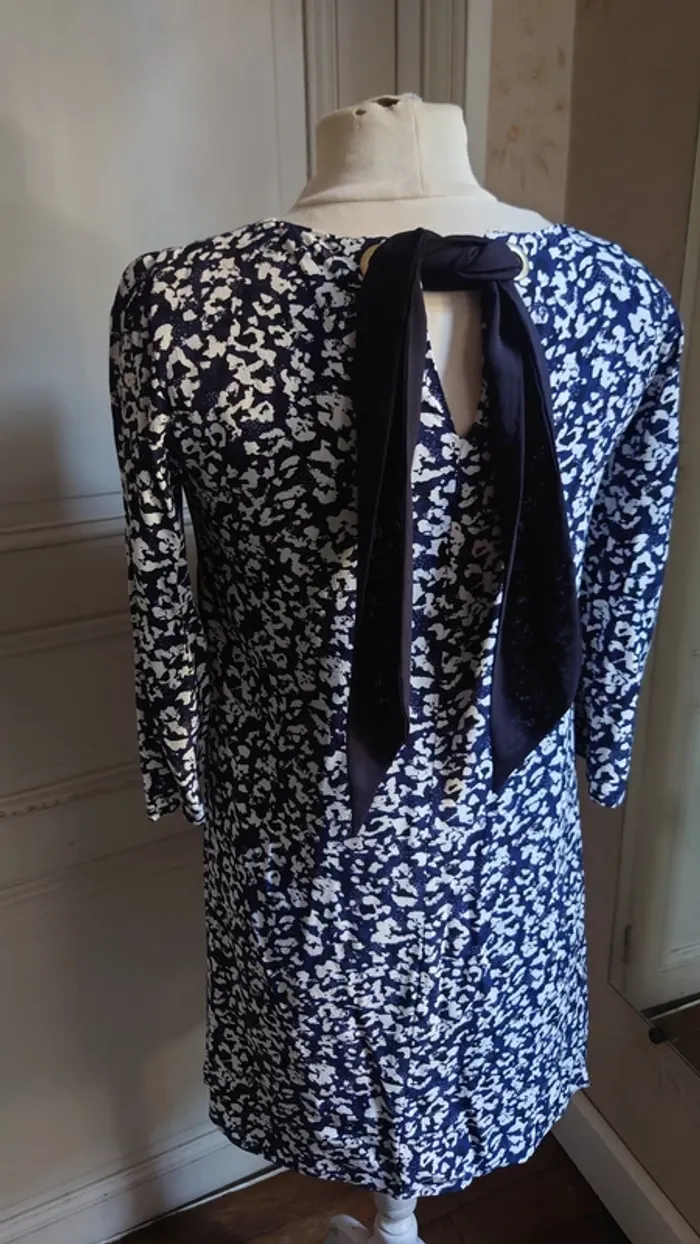 Robe fleurie Promod T34 fluide noire et blanc - photo numéro 6