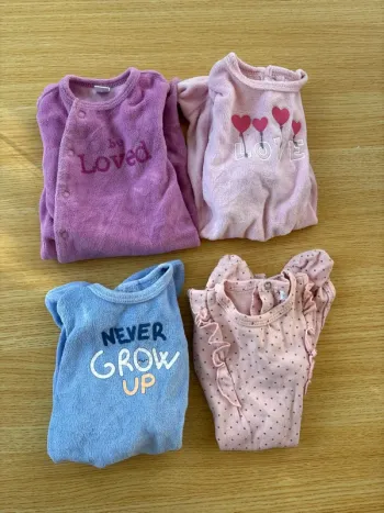 Lot de 4 pyjamas naissance
