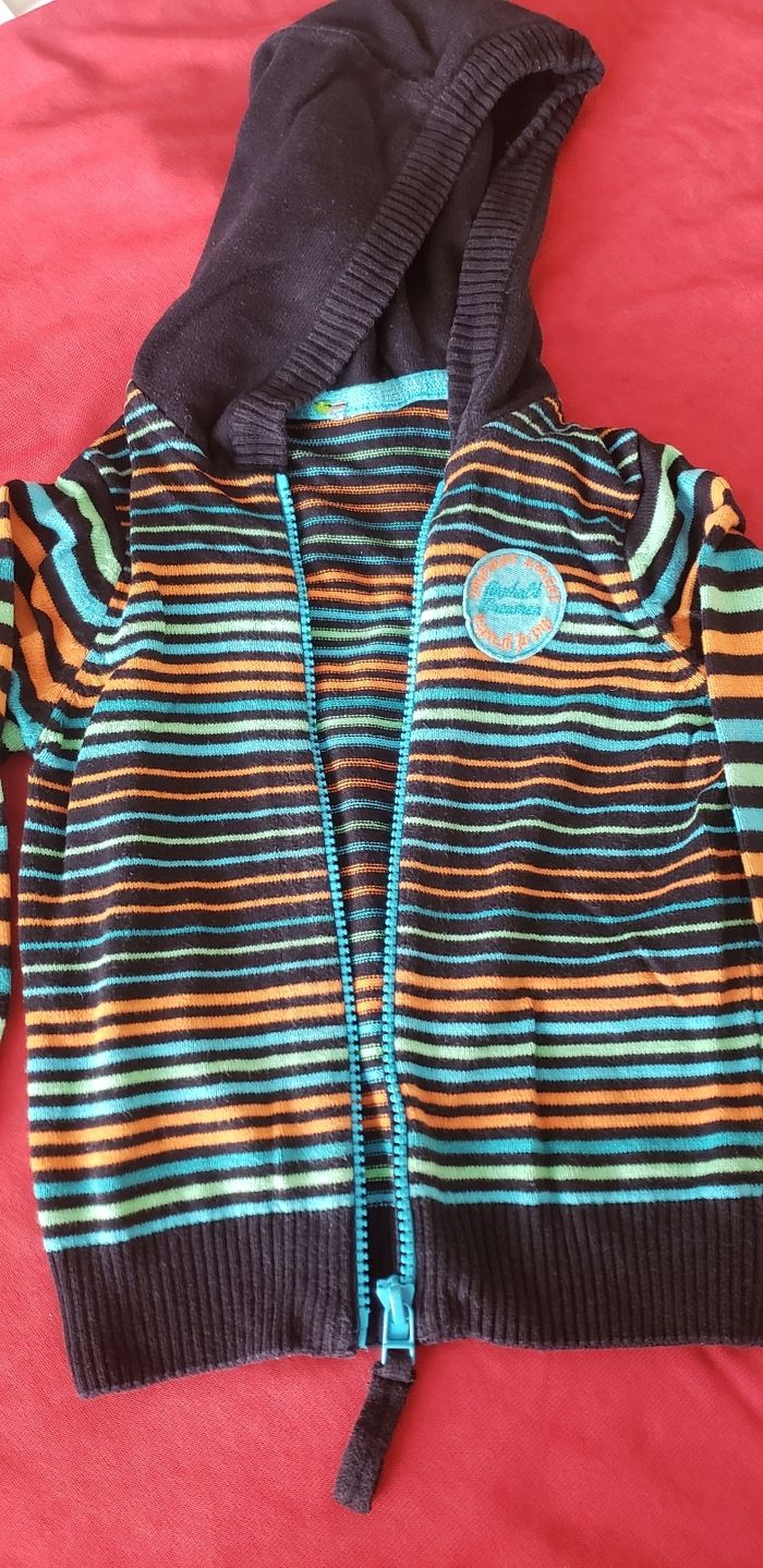 Gilet à capuche T 12mois