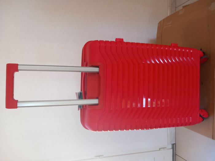 VALISE NEUVE  trolley taille M soute - photo numéro 8