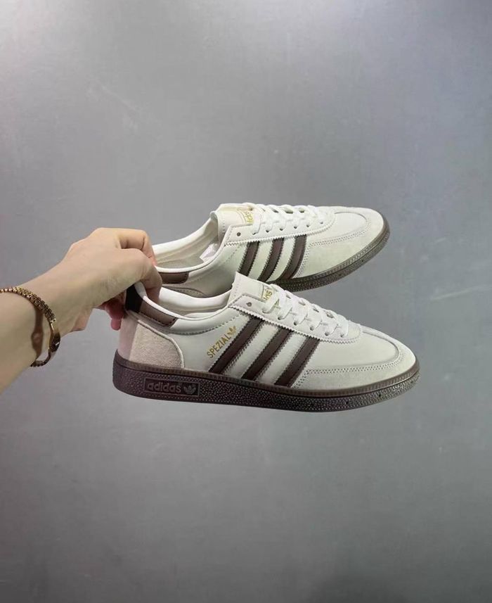 Baskets Adidas taille 37 - photo numéro 3