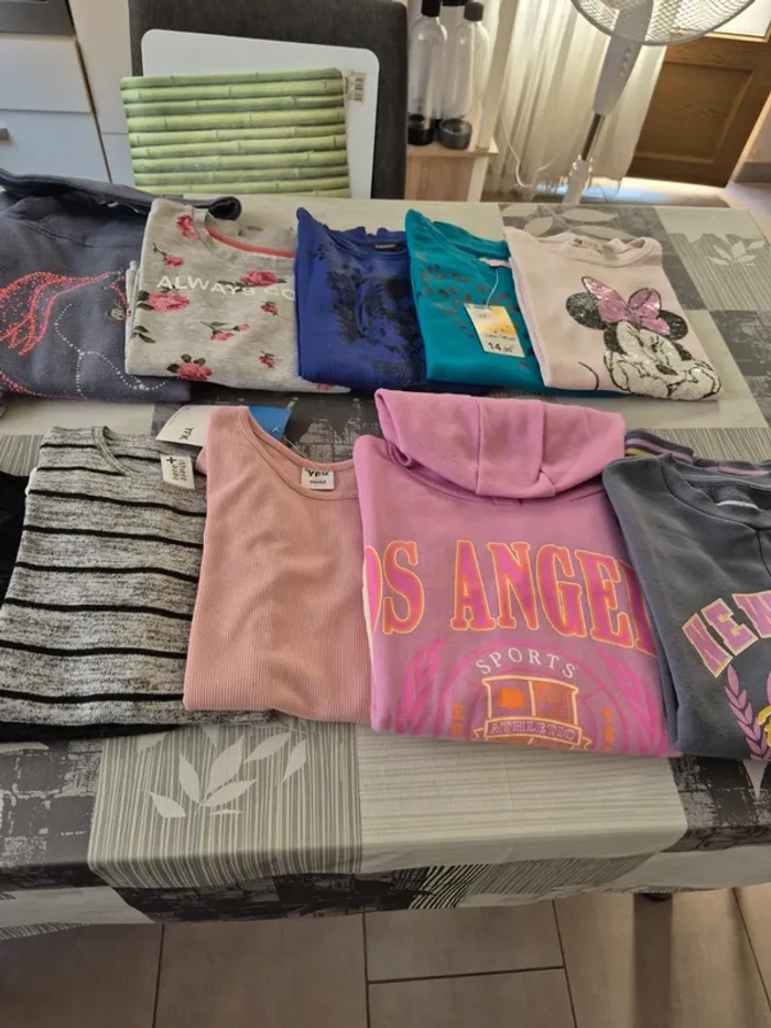 Lot de 11 pulls 1 chemise et 1 gilet 10/11 ans - photo numéro 4