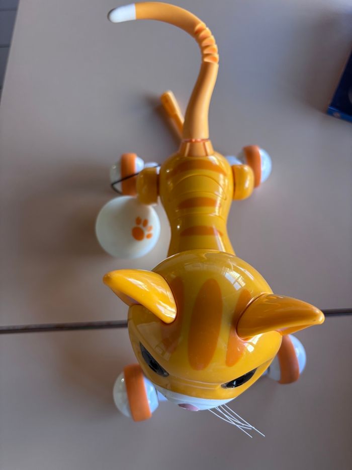 Zoomer Kitty - chat robot - photo numéro 2