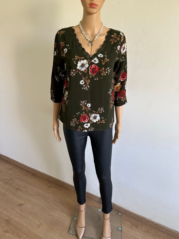 Blouse kaki et fleurie Noémie & Co taille S jamais portée - photo numéro 3