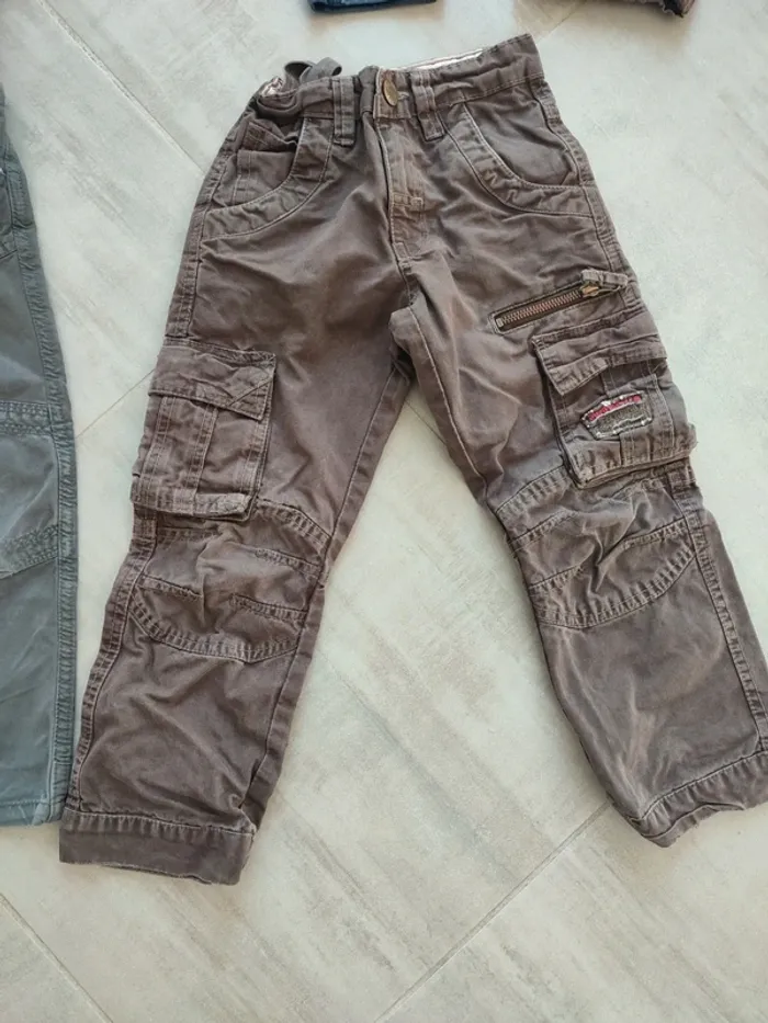Lot de pantalons 4 ans bien abîmés - photo numéro 2
