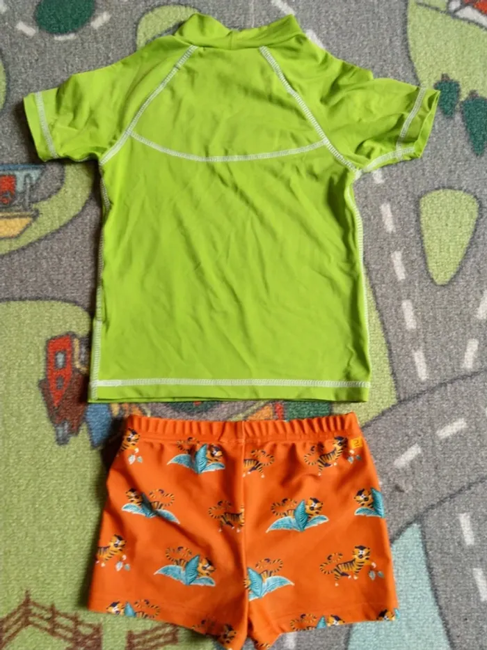 Ensemble Short de bain / maillot de bain - tee shirt de bain 3-4 ans dechatlon - photo numéro 2