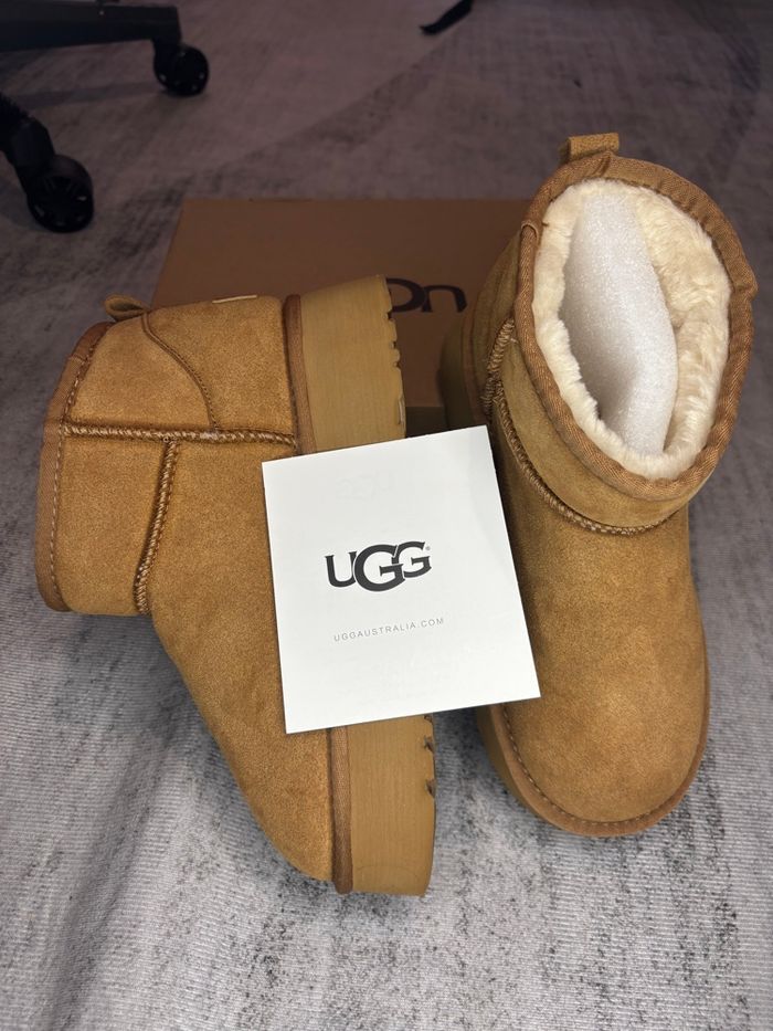Bottes UGG Classic Ultra Mini - photo numéro 8