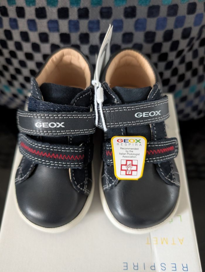 Chaussures garçon tout cuir. Taille 20. Idéal premier pas. Neuf. Geox - photo numéro 3