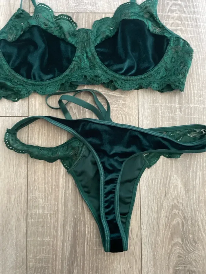 Ensemble lingerie - photo numéro 3