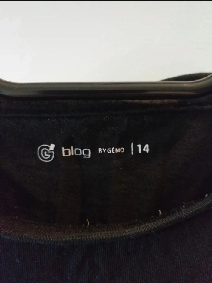 Tee-shirt noir et vert - photo numéro 3