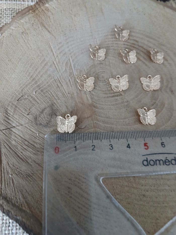 Lot de 8 breloques pendentifs papillons coeur doré. - photo numéro 3