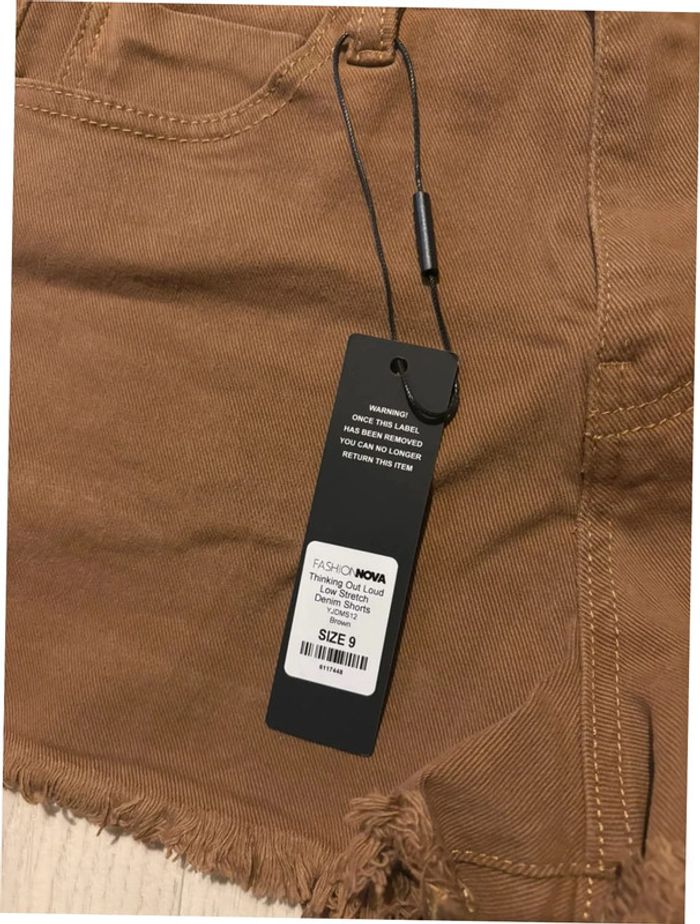 Short marron taille 9 fashion nova neuf jamais porté - photo numéro 2