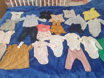 Lot bebe  fille 3 mois