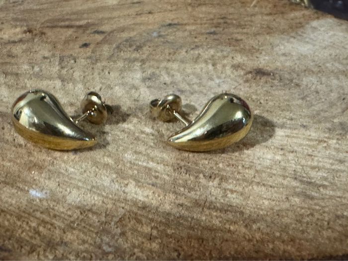 Boucles d’oreilles gouttes acier inoxydable or neuve