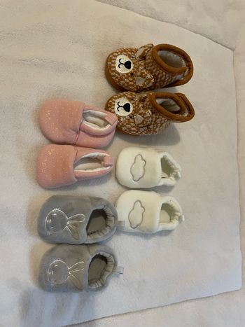 Lot chaussons naissance