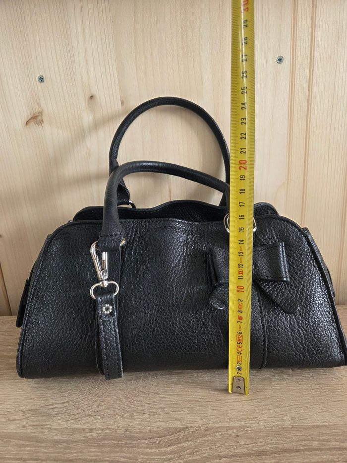 Sac à main en cuir avec un petit nœud et bandoulière - photo numéro 10