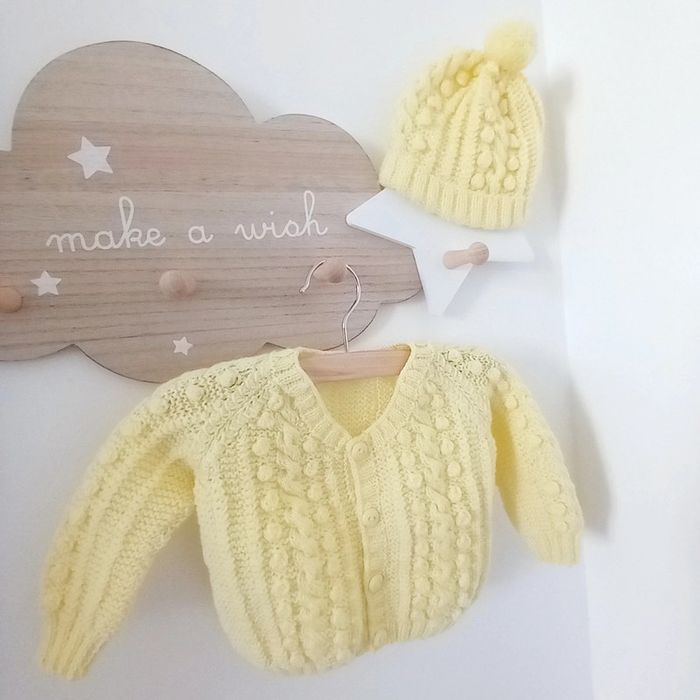Gilet et bonnet tricote mains jaune Mixte 1-3M