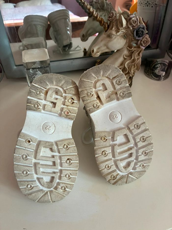 Bottes blanches à paillettes multicolores, taille 22, sans marque. - photo numéro 7
