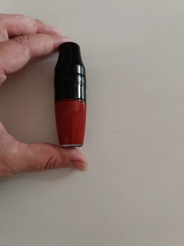 Rouge à lèvres mat Lancôme – 374 kiss me chérie (neuf, sans boîte)