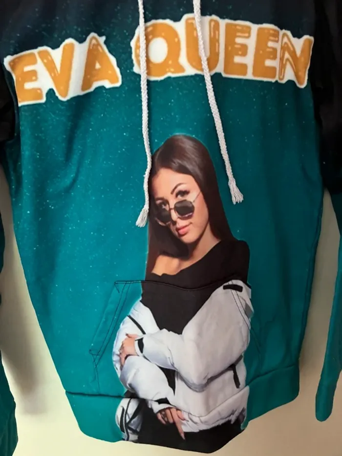 Sweat-shirt à capuche doublé Eva Queen, XS, Eva Queen neuf sans étiquette. - photo numéro 2