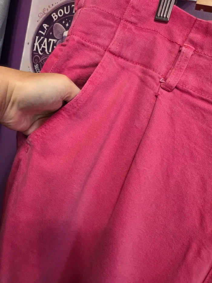 Jean carotte taille 52 Kiabi – Rose fuchsia - photo numéro 3