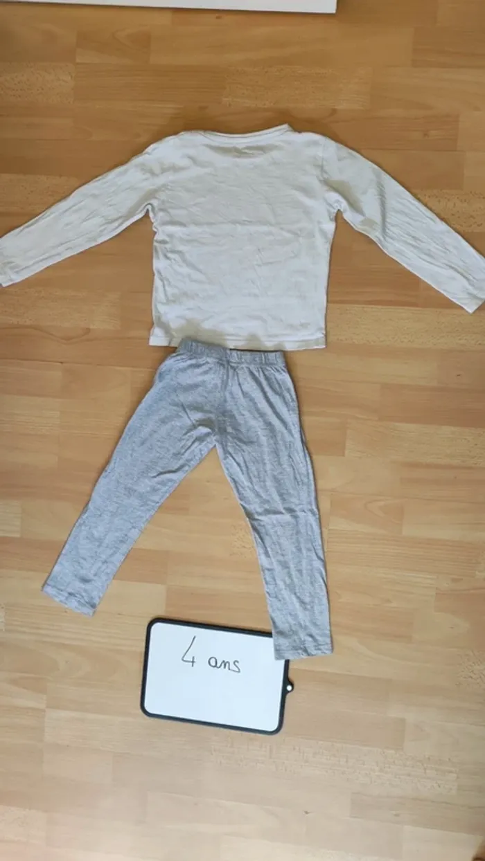 Pyjama taille 4 ans - photo numéro 3