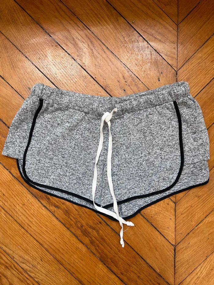 Short taille 34/36 brandy Melville - photo numéro 2